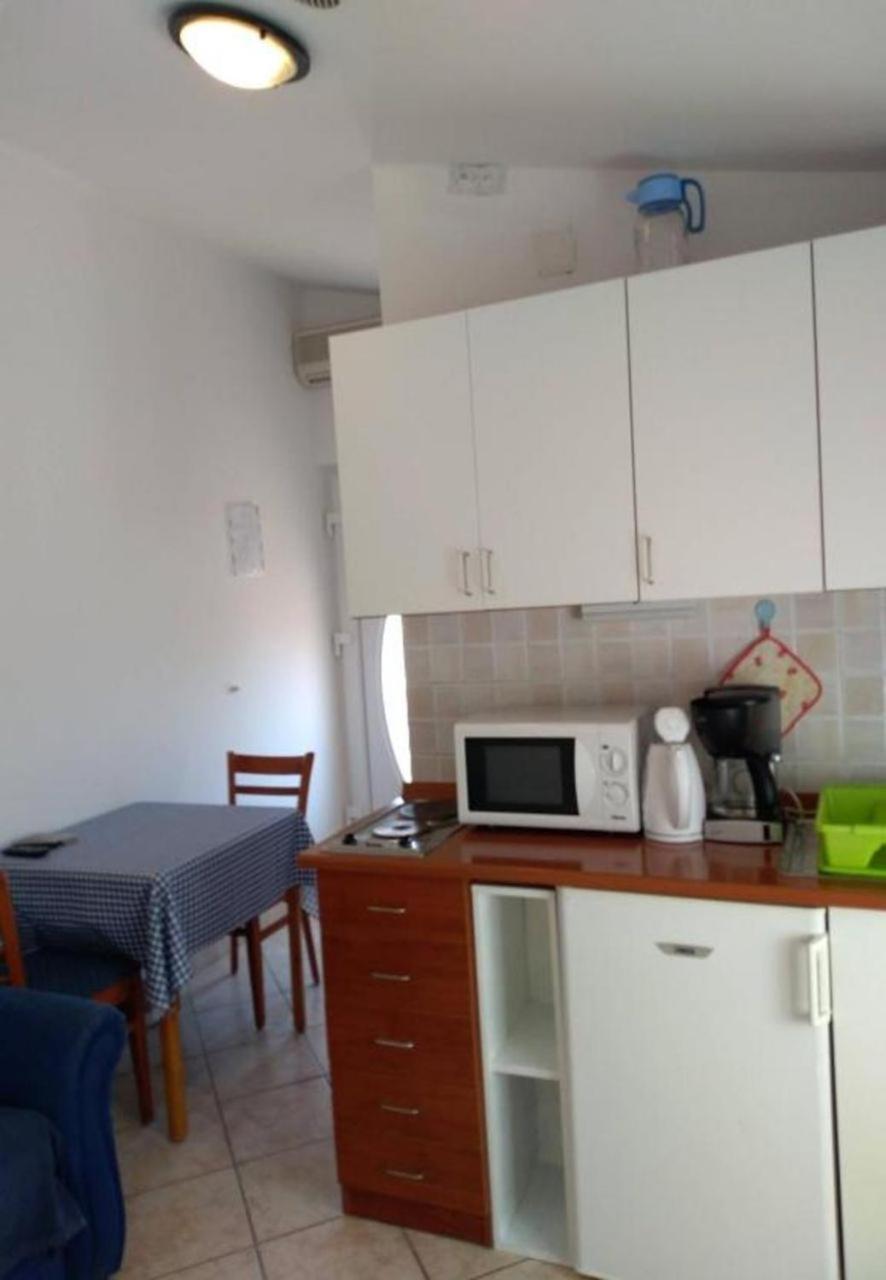 Apartments Dobri - 500M From Beach Нин Экстерьер фото