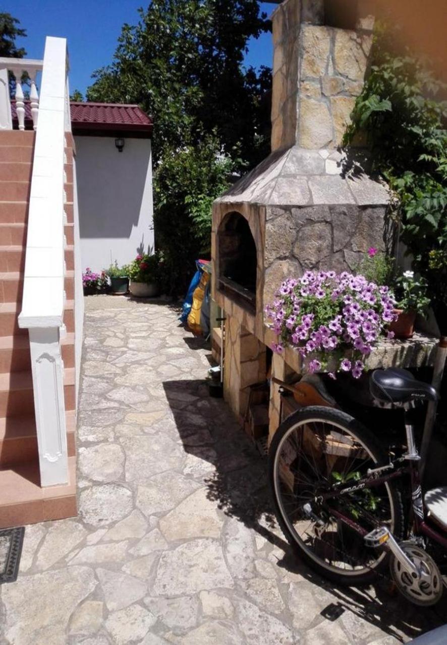 Apartments Dobri - 500M From Beach Нин Экстерьер фото