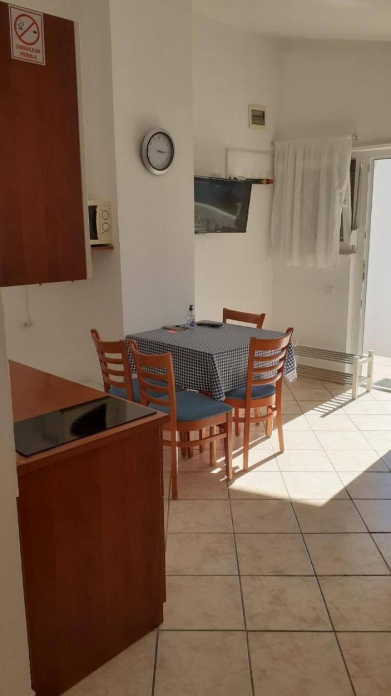 Apartments Dobri - 500M From Beach Нин Экстерьер фото