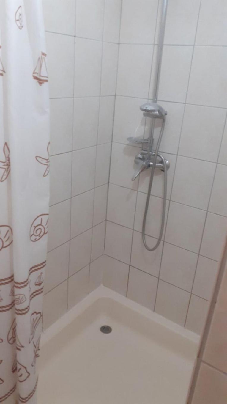 Apartments Dobri - 500M From Beach Нин Экстерьер фото