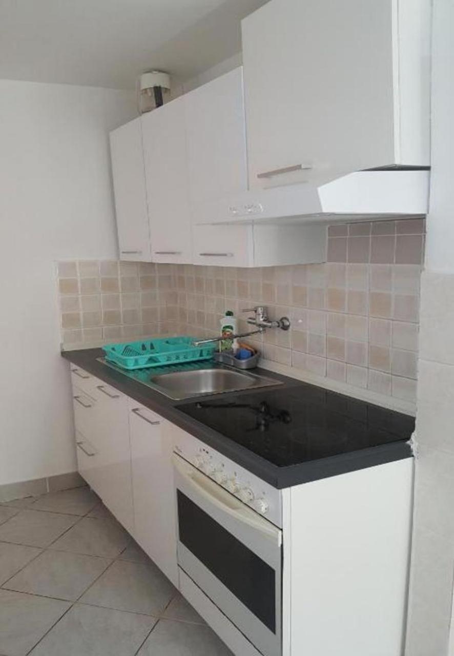 Apartments Dobri - 500M From Beach Нин Экстерьер фото