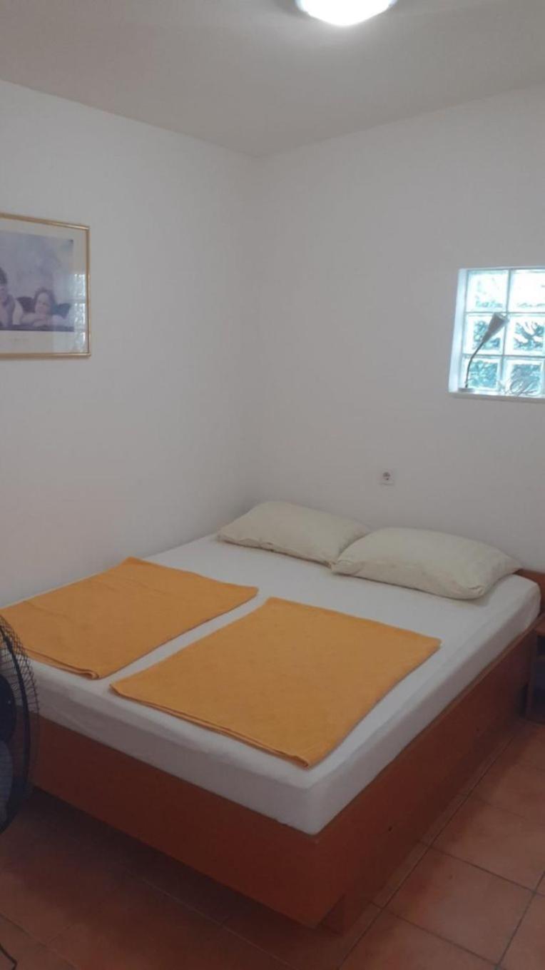 Apartments Dobri - 500M From Beach Нин Экстерьер фото